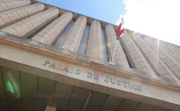 Col de l’Echelle : un Camerounais condamné pour “aide à l’entrée et au séjour de personnes en situation irrégulière”