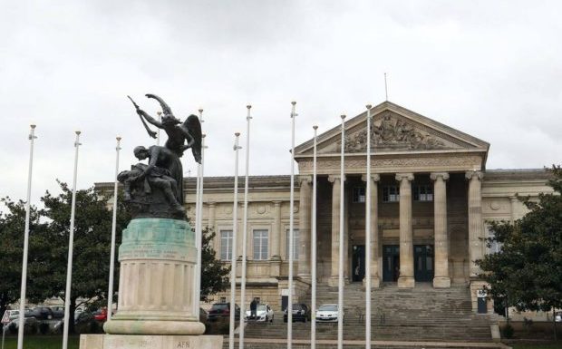 Angers : des bars à chicha au cœur d’un trafic de stupéfiants, plusieurs personnes mises en examen