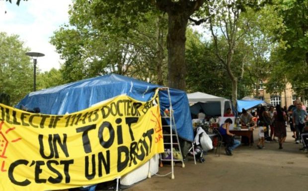 Saint-Ouen (93) : dans un camp, la vie en suspens de migrants latino-américains