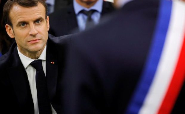 Emmanuel Macron qualifie l’immigration de « scandale humanitaire » et l’idée d’appel d’air de « dogme »