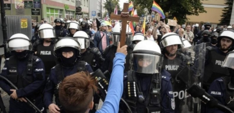 La Pologne catholique résiste à la peste arc-en-ciel