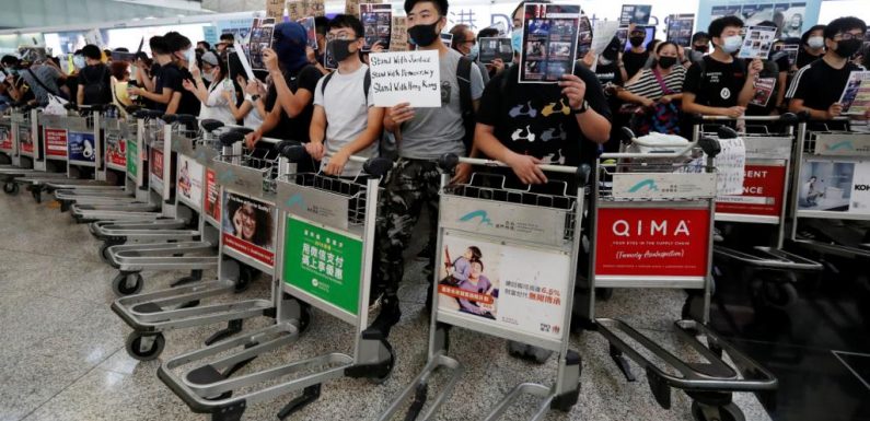Hong Kong: protestation contre les violences à l’aéroport et dans les hôpitaux