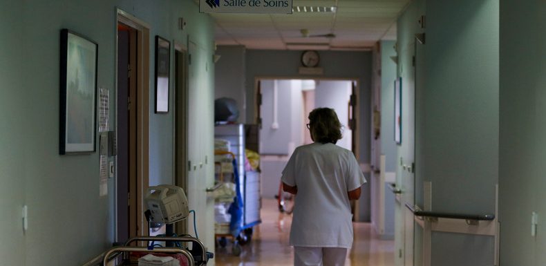 Les médecins urgentistes réclament des primes et menacent de se mettre en grève