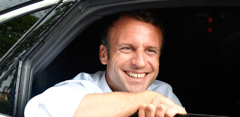 «Nouveau Macron», «M. tout le monde»… L’engouement médiatique autour des vacances du président