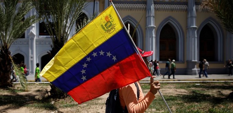 L’ambassade du Venezuela à Paris lance une pétition contre le blocus américain (ENTRETIEN)