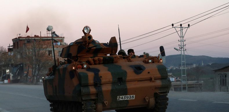 Syrie : la Turquie dépêche un convoi en soutien aux rebelles, Damas condamne une action «agressive»