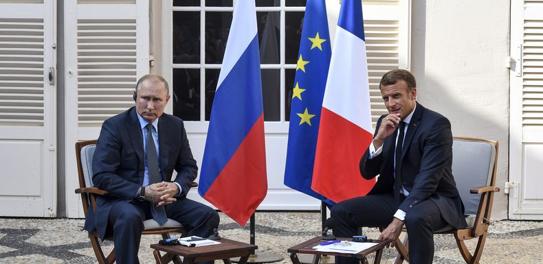 Rencontre Poutine-Macron : quand la couverture médiatique française tourne à la russophobie primaire