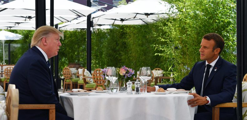 «Amis de longue date» : Trump change de ton face à Macron à l’approche du G7
