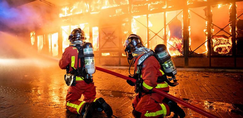 Des pompiers pris à partie par une trentaine de jeunes dans une cité des Yvelines