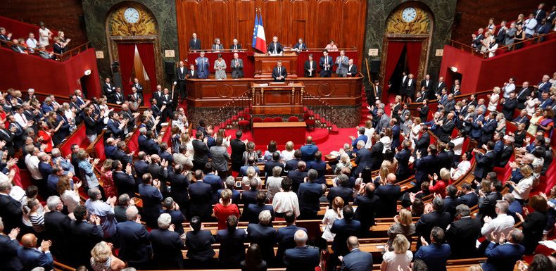 Le gouvernement souhaite réduire d’un quart les parlementaires, la réforme en suspens