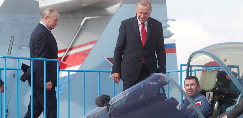 Poutine et Erdogan plaisantent autour de l’achat par la Turquie d’avions de combats russes (VIDEO)