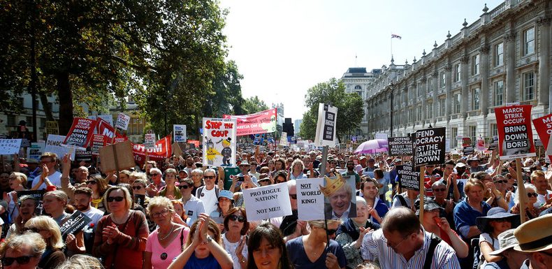 Royaume-Uni : des opposants au Brexit manifestent contre la suspension du Parlement (PHOTOS, VIDEOS)