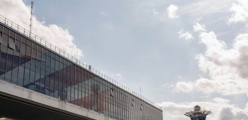 L’homme interpellé à Orly avec un couteau et sa compagne seront jugés lundi