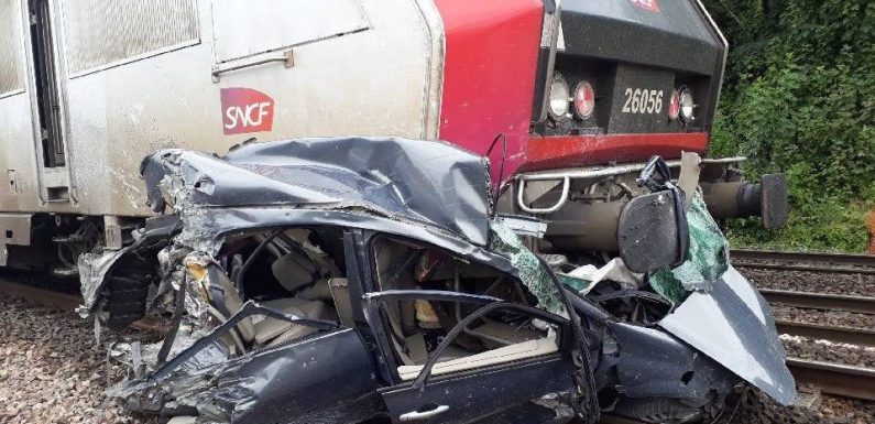 Paris: Trafic perturbé sur le RER D après un accident entre un train et une voiture