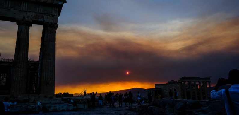 Incendies en Grèce: L’Union européenne appelée à la rescousse envoie ses bombardiers d’eau