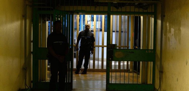 Projet d’attentat préparé en prison: Des armes et une allégeance à Daesh trouvées