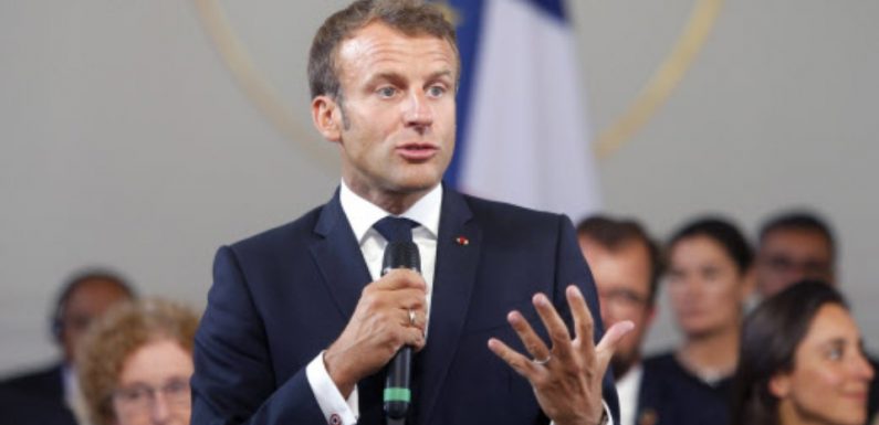 Arrêté anti-pesticides : Emmanuel Macron assure « soutenir dans ses intentions » le maire de Langouët