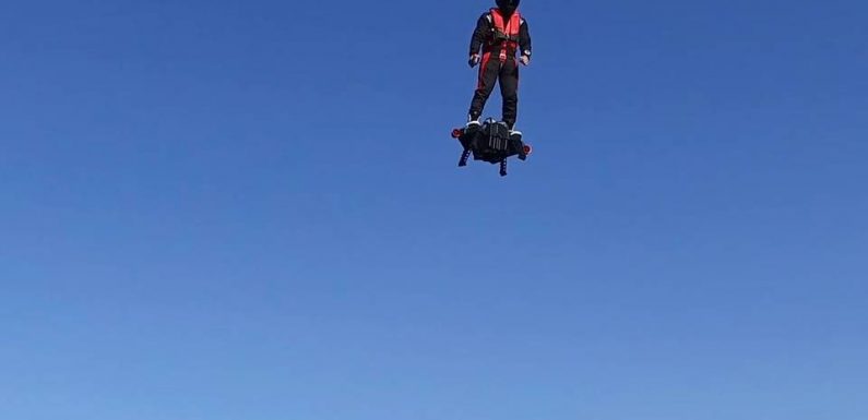 Facebook Live: Posez vos questions sur la traversée de la Manche de Franky Zapata en Flyboard