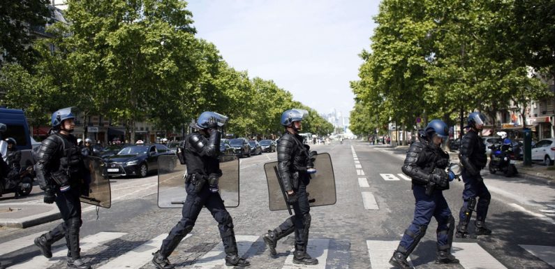 Police: Emmanuel Macron envisage de «repenser» des méthodes d’intervention