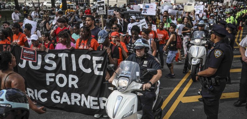 Etats-Unis: Licenciement recommandé pour le policier accusé d’avoir asphyxié Eric Garner