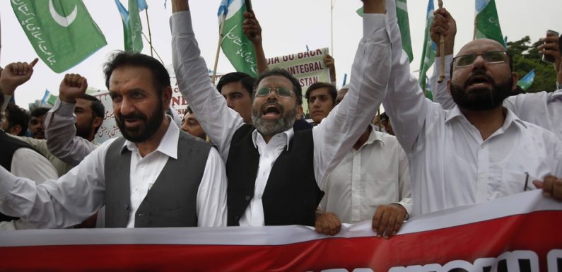 Cachemire: Le Pakistan expulse l’ambassadeur indien et suspend le commerce bilatéral