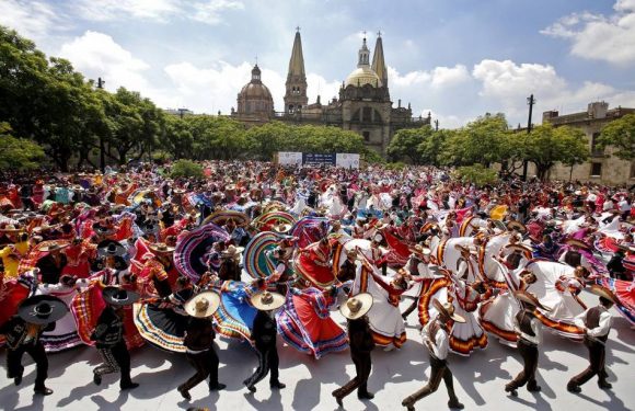 Mexique : Plus de 800 personnes réunies pour le record du monde de la plus grande danse folklorique