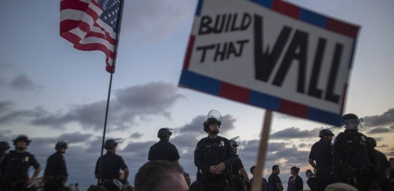 Fusillade au Texas: Comment la théorie du «grand remplacement» s’est exportée aux Etats-Unis