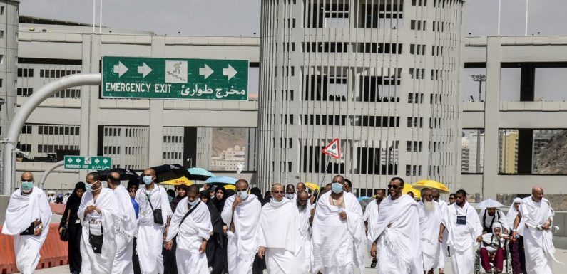 Islam: Les pèlerins à La Mecque lapident symboliquement «Satan»