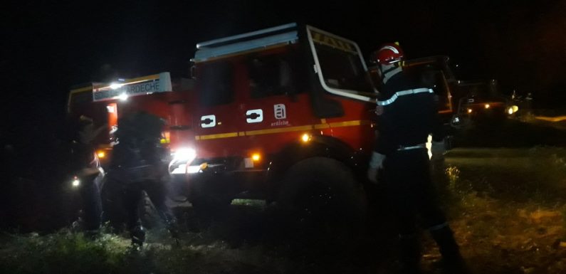 Incendies: Plus de 300 pompiers mobilisés en Ardèche