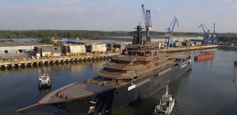 «REV Ocean»: Le plus grand yacht du monde aura pour mission de dépolluer les océans