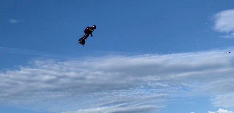 Traversée de la Manche en Flyboard: Franky Zapata ? « Un fou volant, ça fait partie de l’Histoire »