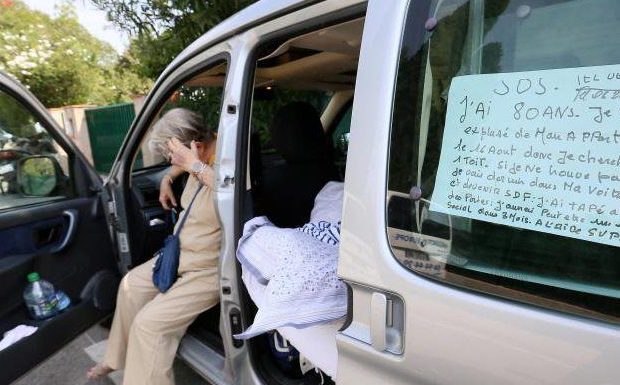 Saint-Raphaël (83) : expulsée de chez elle à 80 ans, à la rue, Michèle dort dans une voiture