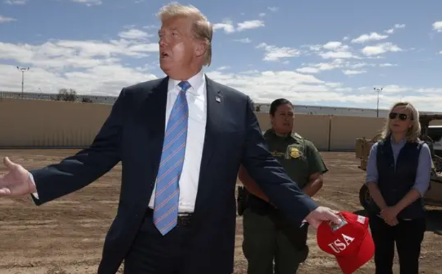 États-Unis : Trump affecte 3,6 milliards de dollars pour édifier un mur contre les migrants d’Amérique latine