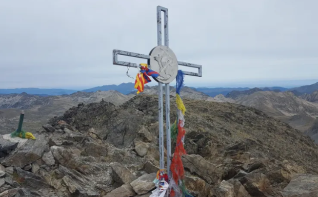 Suite à des destructions volontaires, l’armée n’installera plus de croix religieuses sur les sommets des Pyrénées
