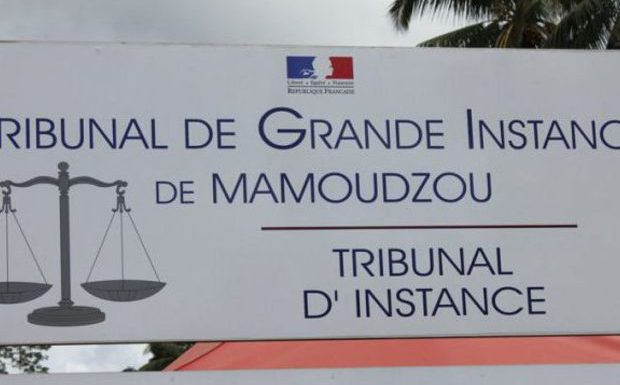 Mayotte : un maître d’école coranique, en situation irrégulière sur le territoire, jugé pour des agressions sexuelles sur mineure