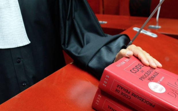 Château-Gontier (53): un multirécidiviste jugé pour une agression au couteau