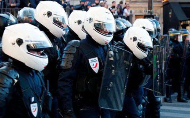 Manifestations à Paris : les policiers sont «au bout du rouleau»