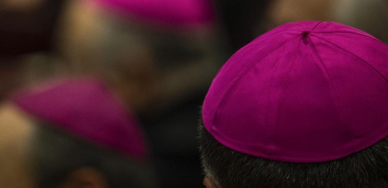 Vatican : deux prêtres renvoyés en justice pour abus sexuels