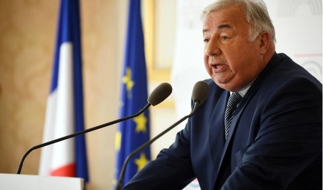 Dossiers France : Gérard LARCHER, le gardien de la République