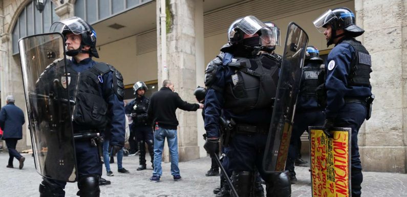 A Rouen, heurts lors d’une manifestation à l’appel des « gilets jaunes » et de la CGT