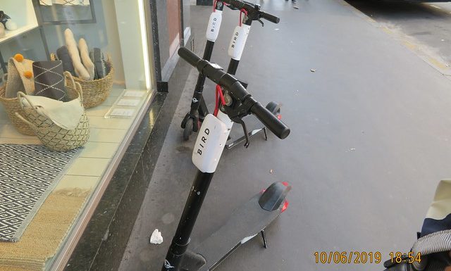 Le catastrophique bilan environnemental des trottinettes électriques