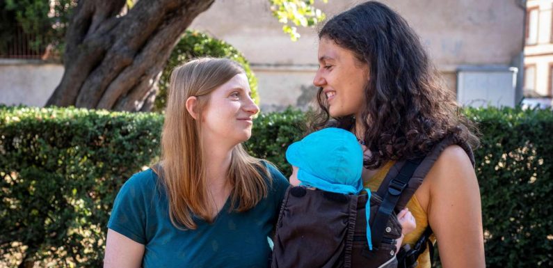 PMA pour toutes : « Les enfants élevés par un couple de femmes se portent aussi bien que les autres »