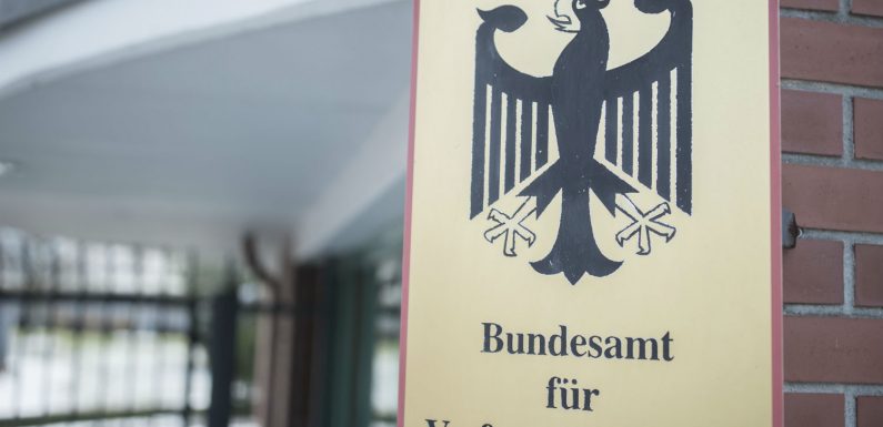 Germany to create 300 jobs to combat right-wing extremism