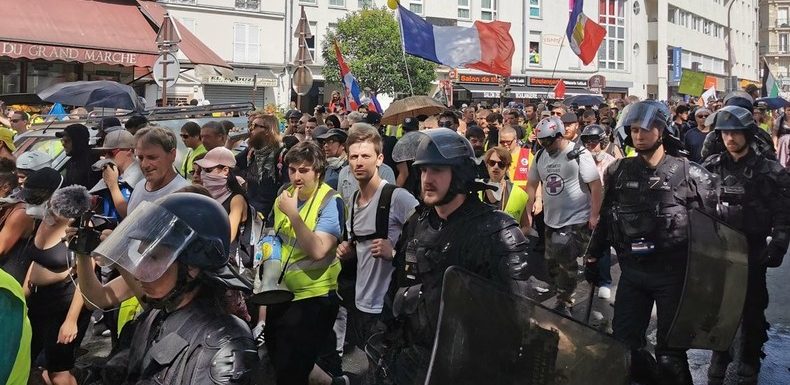 Gilets jaunes : la mobilisation continue en France pour l’acte 42 (IMAGES)