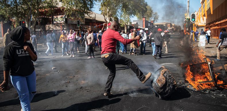 Afrique du Sud : nouvelle flambée de violences contre les ressortissants étrangers (VIDEOS)