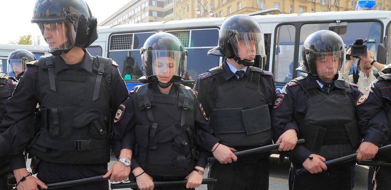 Russie : cinq ans de prison ferme pour incitation à la violence contre les enfants de policiers