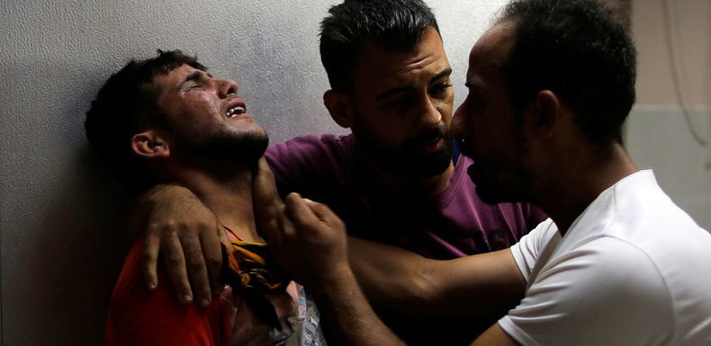 Gaza : l’armée israélienne abat deux adolescents palestiniens et bombarde l’enclave
