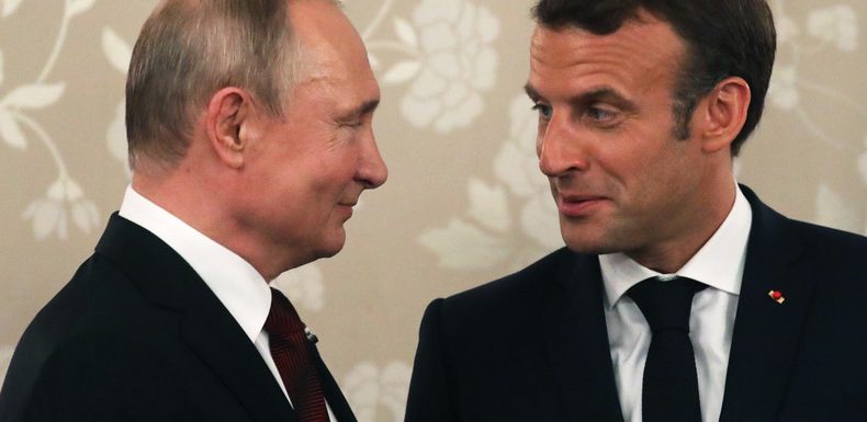 Vladimir Poutine et Emmanuel Macron saluent l’échange de prisonniers entre Moscou et Kiev