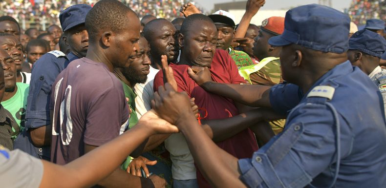 Funérailles de Mugabe : plusieurs blessés lors d’une bousculade dans le stade Rufaro (VIDEO)
