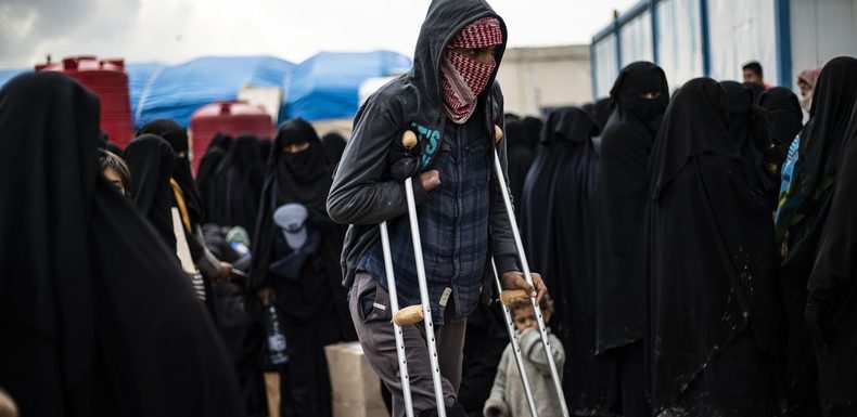 Revenants du djihad : des familles des combattants portent plainte contre Le Drian à la CJR
